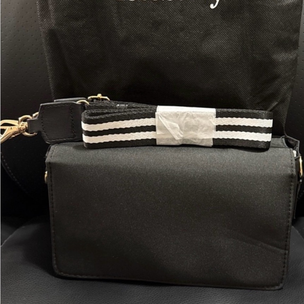 Tote Savy new diaper bag with guitar strap and changing pad